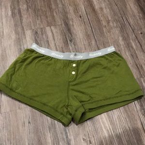 Scanty girls shorts/boxers